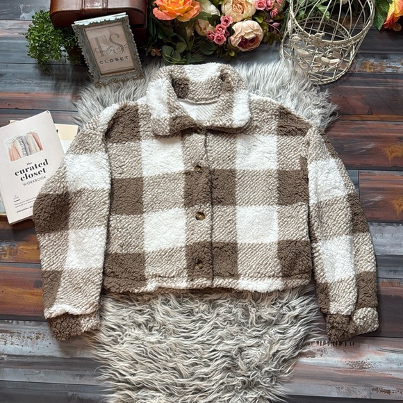 NWOT Plaid Brown and White Teddy Women's Cropped Jacket - Picture 5 of 8